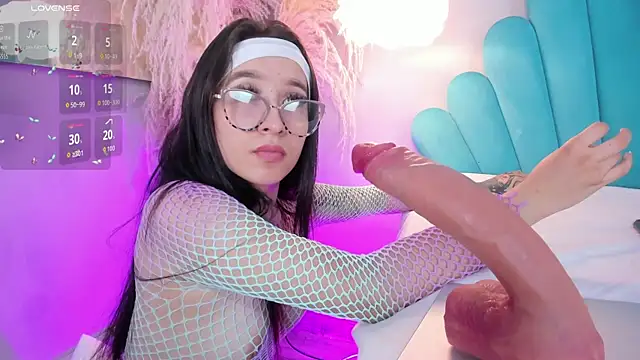 Snapshot of EriKlein chatting on November 27, 2025, 9:04 pm EriKlein online show from November 27, 2025, 9:04 pm