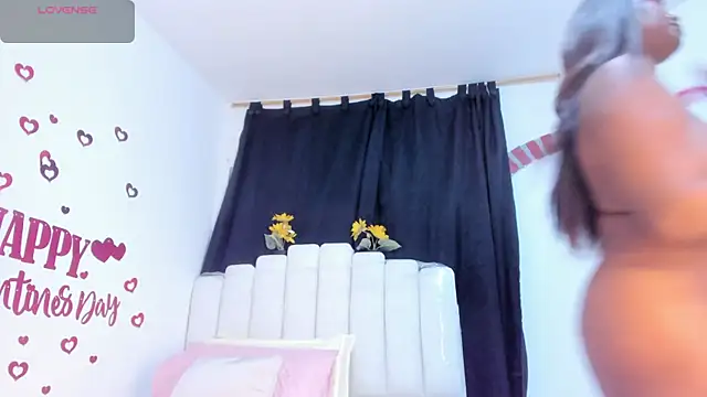 RoxannaBlanche online show from February 13, 2026, 12:38 pm