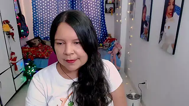 Snapshot of claryssa_ chatting on December 16, 2025, 8:13 pm claryssa online show from December 16, 2025, 8:13 pm