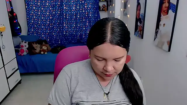 claryssa  online show from March 9, 2026, 8:34 pm