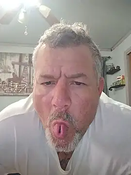 bigdoog8 online show from May 23, 2026, 8:19 pm