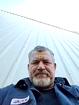 bigdoog8 online show from April 6, 2026, 4:52 pm