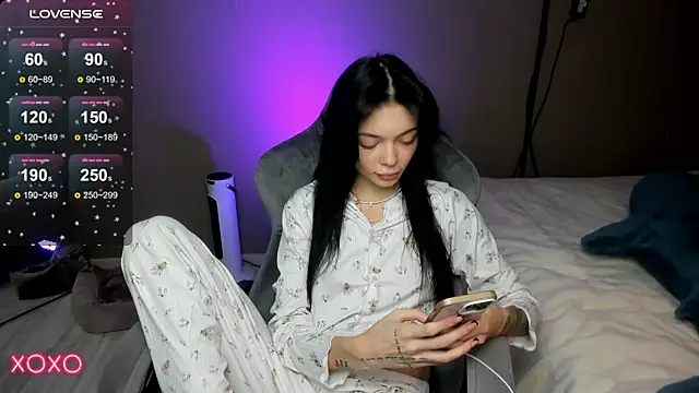 Snapshot of Mariella_Adamss chatting on December 21, 2025, 1:52 am Mariella Adamss online show from December 21, 2025, 1:52 am