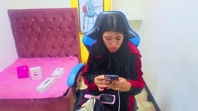 Snapshot of emily_rosse04 chatting on November 9, 2025, 12:42 pm emily rosse04 online show from November 9, 2025, 12:42 pm