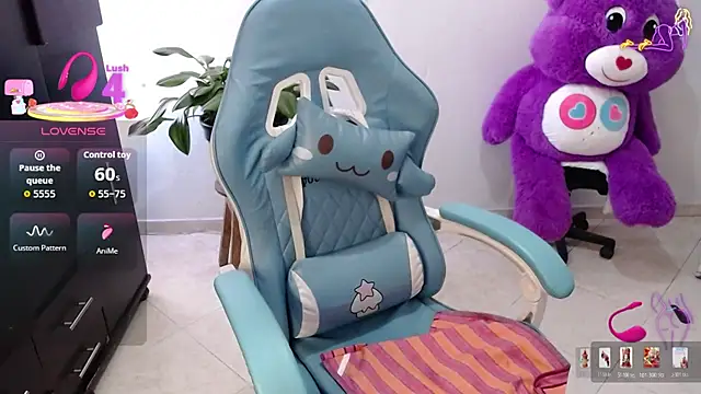 emily rosse04 online show from April 4, 2026, 1:50 pm