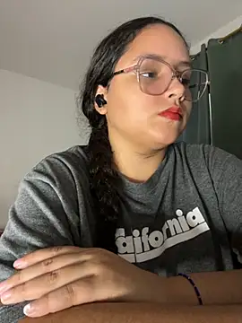 CurlyGirl 1 online show from September 18, 2025, 8:34 pm