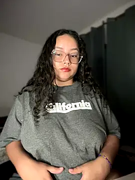 CurlyGirl 1 online show from November 23, 2025, 11:04 pm