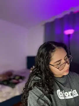 CurlyGirl 1 online show from April 12, 2026, 11:30 pm