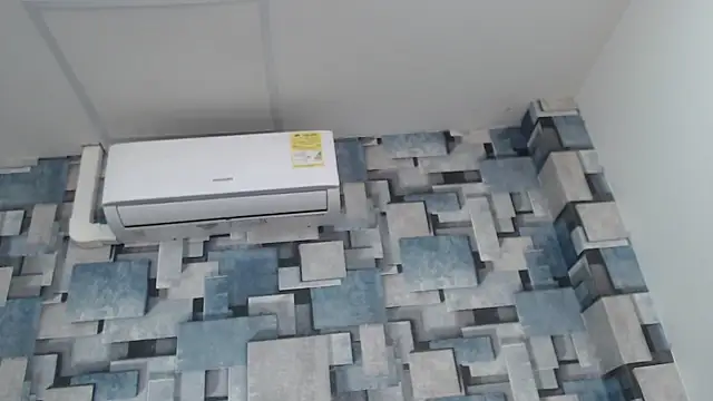 angel dthroatt online show from December 18, 2025, 12:09 pm