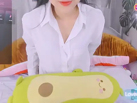 Ly   online show from April 18, 2026, 3:20 am