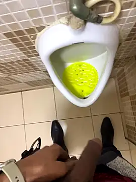 Snapshot of hitlar1026 chatting on November 17, 2025, 10:41 am hitlar1026 online show from November 17, 2025, 10:41 am