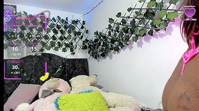 PaulinaSwan online show from November 25, 2025, 4:24 am