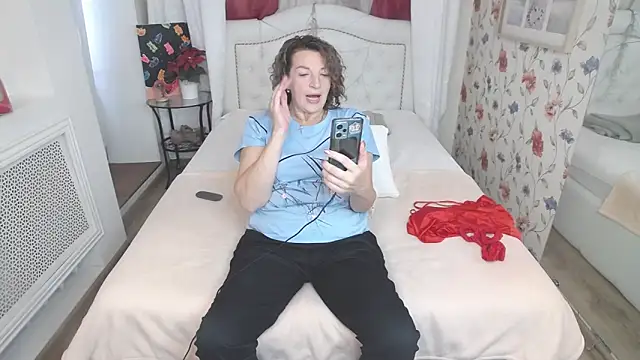 AmiHotGranny online show from September 13, 2025, 12:49 pm