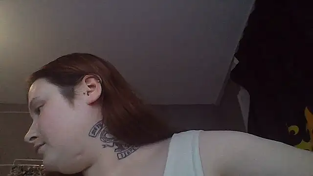 Snapshot of Light_Luna chatting on June 18, 2026, 4:01 pm Light Luna online show from June 18, 2026, 4:01 pm