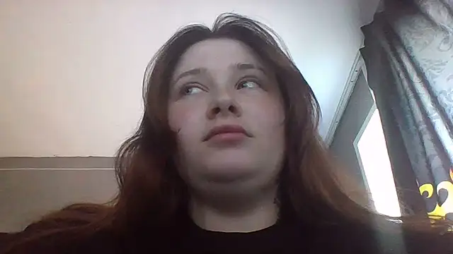 Snapshot of Light_Luna chatting on June 7, 2026, 7:35 am Light Luna online show from June 7, 2026, 7:35 am