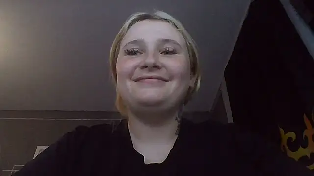 Snapshot of Light_Luna chatting on July 31, 2026, 4:04 pm Light Luna online show from July 31, 2026, 4:04 pm
