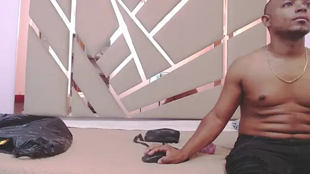 Snapshot of you_and_i9 chatting on November 4, 2025, 7:28 pm you and i9 online show from November 4, 2025, 7:28 pm