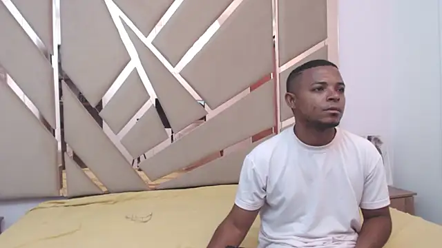 Snapshot of you_and_i9 chatting on October 25, 2025, 7:36 pm you and i9 online show from October 25, 2025, 7:36 pm