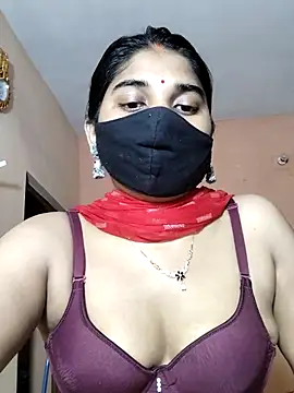 Snapshot of Luv_Adite20 chatting on October 1, 2025, 10:35 pm Luv Adite20 online show from October 1, 2025, 10:35 pm