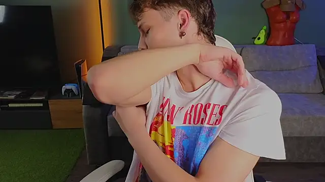 Snapshot of TeddyLiLboy chatting on November 5, 2025, 4:21 pm TeddyLiLboy online show from November 5, 2025, 4:21 pm