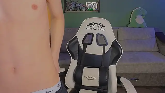 Snapshot of TeddyLiLboy chatting on November 12, 2025, 10:19 am TeddyLiLboy online show from November 12, 2025, 10:19 am