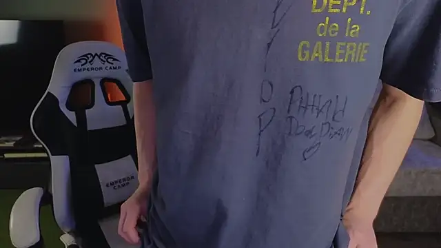 Snapshot of TeddyLiLboy chatting on November 13, 2025, 4:11 pm TeddyLiLboy online show from November 13, 2025, 4:11 pm