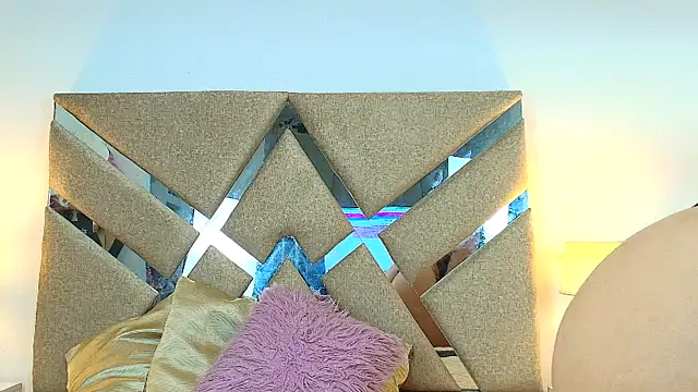 Snapshot of IsabellMendez_ chatting on November 23, 2025, 3:33 pm IsabellMendez online show from November 23, 2025, 3:33 pm