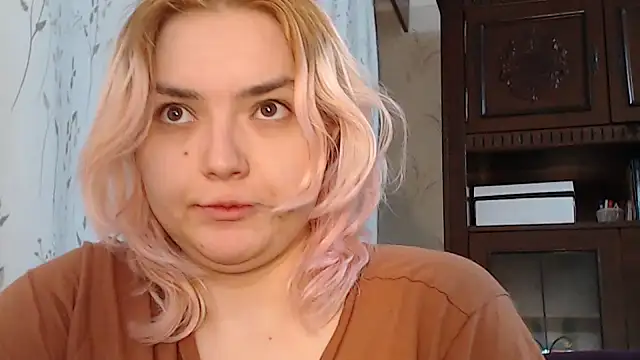 Snapshot of Catlady333 chatting on September 10, 2025, 9:58 pm Catlady333 online show from September 10, 2025, 9:58 pm