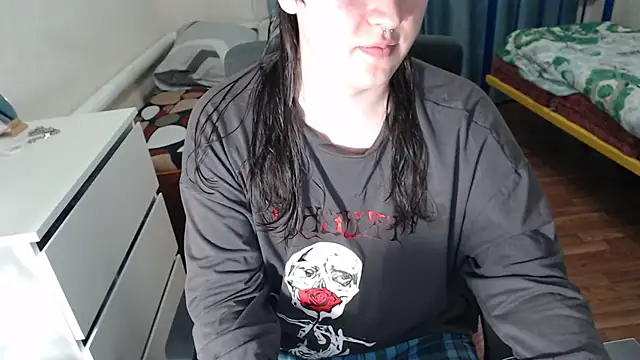 EvaMiron online show from November 4, 2025, 5:50 pm