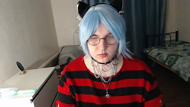 EvaMiron online show from February 21, 2026, 4:31 pm