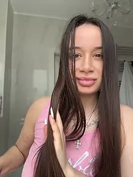 deliaroyal online show from April 14, 2026, 9:58 am