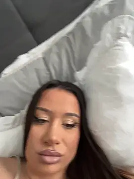 deliaroyal online show from October 12, 2025, 12:50 pm