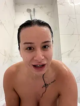 deliaroyal online show from September 20, 2025, 2:00 pm