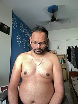 lovbombayduck11 online show from June 21, 2026, 9:48 am
