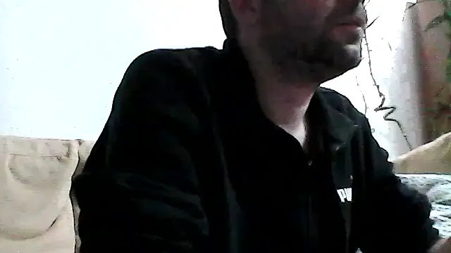 crissbadboy online show from November 24, 2025, 6:41 pm