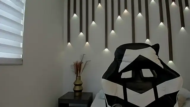 megan cooper28 online show from November 13, 2025, 7:07 pm