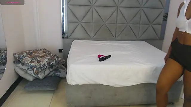 genesis moretz online show from April 16, 2026, 3:40 am