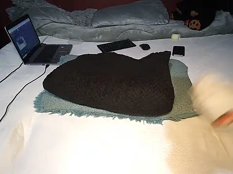 Finito cutie online show from March 16, 2026, 7:45 am