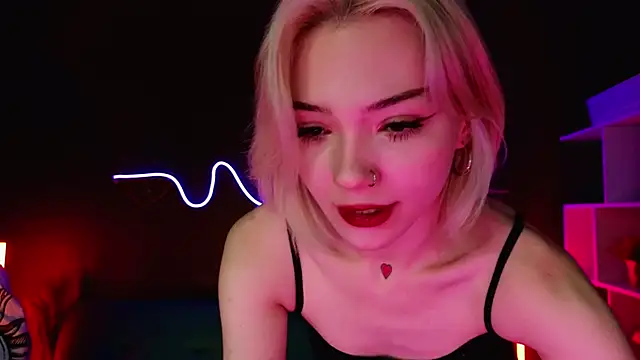 Snapshot of SandraBoyl chatting on February 2, 2025, 4:05 am SandraBoyl online show from February 2, 2025, 4:05 am