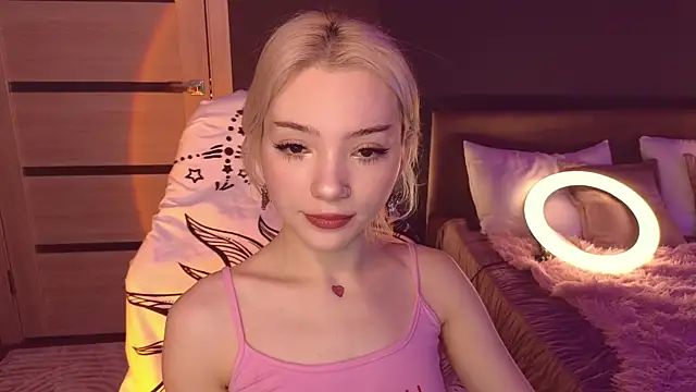 Snapshot of SandraBoyl chatting on February 4, 2025, 1:13 am SandraBoyl online show from February 4, 2025, 1:13 am