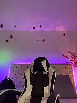 Elektra Queen online show from April 4, 2026, 1:17 pm