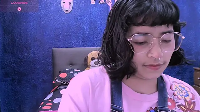 Snapshot of NinaYellow chatting on November 6, 2025, 4:33 pm NinaYellow online show from November 6, 2025, 4:33 pm