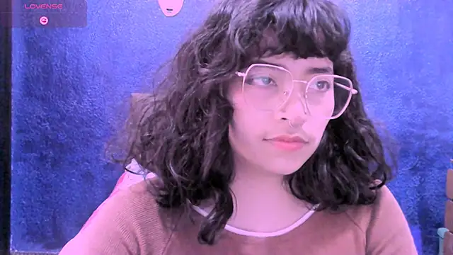 Snapshot of NinaYellow chatting on October 1, 2025, 4:11 pm NinaYellow online show from October 1, 2025, 4:11 pm