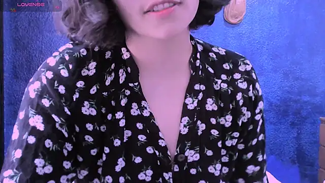 Snapshot of NinaYellow chatting on January 17, 2025, 3:00 pm NinaYellow online show from January 17, 2025, 3:00 pm