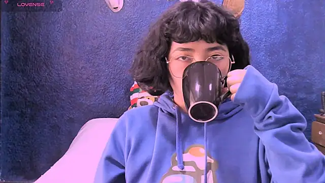 Snapshot of NinaYellow chatting on December 29, 2024, 1:49 pm NinaYellow online show from December 29, 2024, 1:49 pm