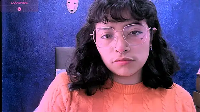 Snapshot of NinaYellow chatting on September 24, 2025, 1:50 pm NinaYellow online show from September 24, 2025, 1:50 pm