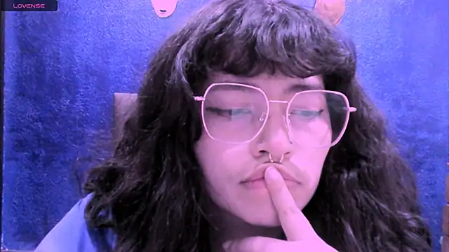 Snapshot of NinaYellow chatting on September 12, 2025, 3:17 am NinaYellow online show from September 12, 2025, 3:17 am