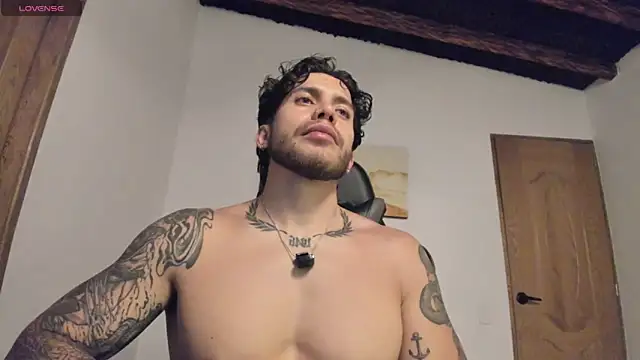 LucianSinclair online show from June 20, 2026, 2:05 am