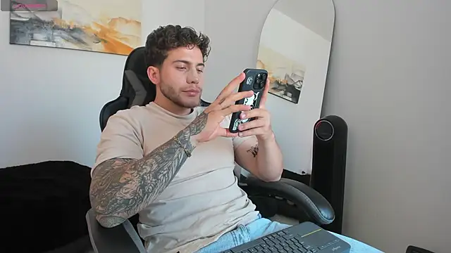 LucianSinclair online show from December 1, 2024, 5:18 pm