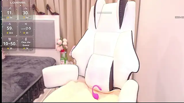 Snapshot of PimChanOK chatting on November 6, 2025, 2:04 am PimChanOK online show from November 6, 2025, 2:04 am